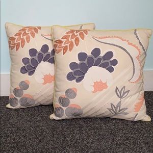 Decorative pillows